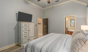 210 Sherwood Dr, Benton, LA 71006