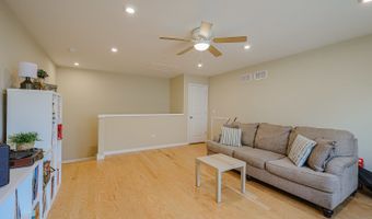 580 N Highlander Way, Addison, IL 60101