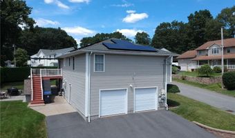 17 Middle St, North Providence, RI 02911