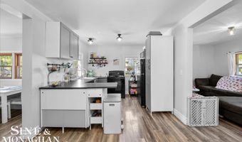 447 Ruskin Dr, Algonac, MI 48001