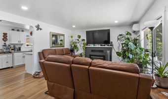 2681 D St, Springfield, OR 97477