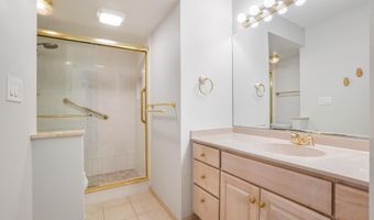 5904 MOUNT EAGLE Dr 718, Alexandria, VA 22303