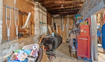 43 Pearl St, Lincoln, RI 02838