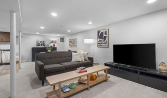 3177 Sunnywood Dr, Ann Arbor, MI 48103
