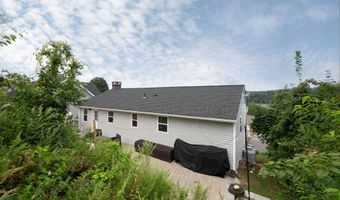 51 Mountain View Dr, Brookfield, CT 06804