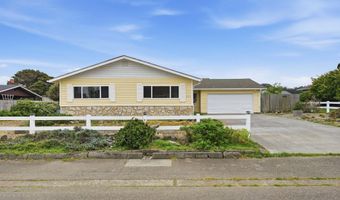 835 12TH St, Bandon, OR 97411
