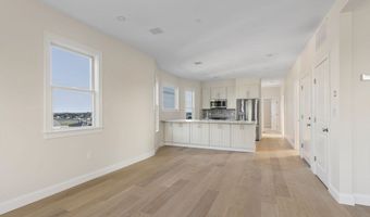 68 Orient Ave 3, Boston, MA 02128