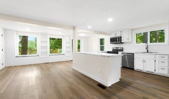 368 N Oakwood Dr, Albion, IN 46701