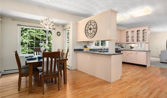 95 River Farm Dr, East Greenwich, RI 02818