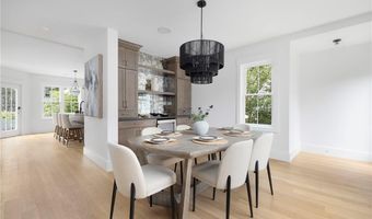 104 Second St, Newport, RI 02840