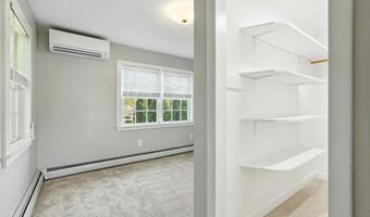 124 Pomeroy Ln, Amherst, MA 01002