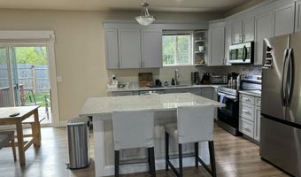 6 Maple Village Ct, Ann Arbor, MI 48103