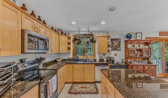 18 Armsby Cir, Campton, NH 03223