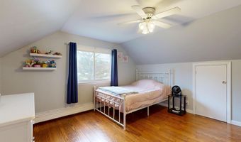 4 Arbania St, Auburn, ME 04210