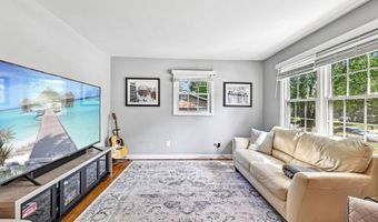 8014 KIDD St, Alexandria, VA 22309