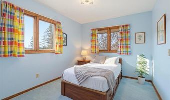 1823 Gramsie Rd, Arden Hills, MN 55112