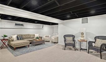 1 Cheshire Dr, Barrington, RI 02806