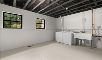 2250 Rivenoak Ct, Ann Arbor, MI 48103
