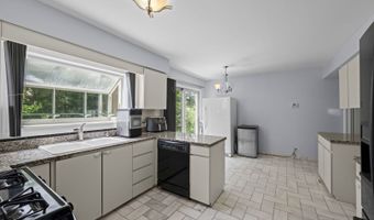 815 E Hintz Rd, Arlington Heights, IL 60004