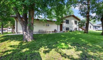 135 Knollwood St W, Annandale, MN 55302