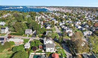 99 Roseneath Ave, Newport, RI 02840