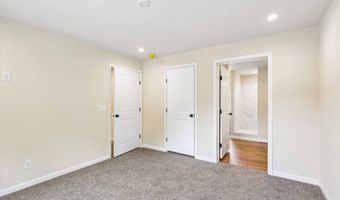7368 BERWICK Dr 8, Ankeny, IA 50021