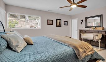 9820 Murray Dr, La Mesa, CA 91942