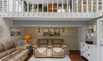 68 Everglade Ave, Warwick, RI 02886