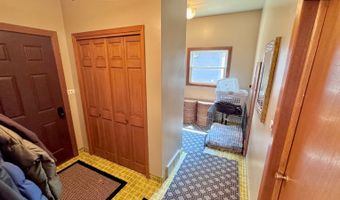 203 3rd Ave SW, Bowman, ND 58623