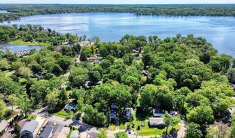 38393 N Lakeside Pl, Antioch, IL 60002