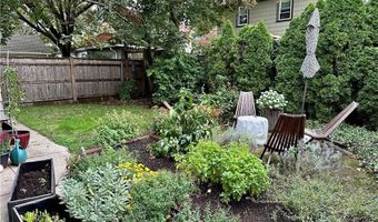 172 Bluff Ave, Cranston, RI 02905