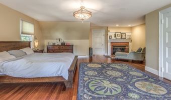 6 Chanticleer Dr, Beverly, MA 01915