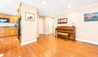 323 Oakhill Ave, Attleboro, MA 02703