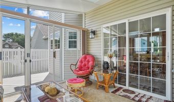 2202 Martin Crest Dr, Akron, OH 44312