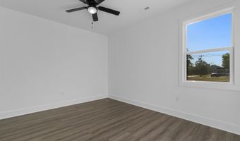 210 N Morgan Ave, Andrews, SC 29510
