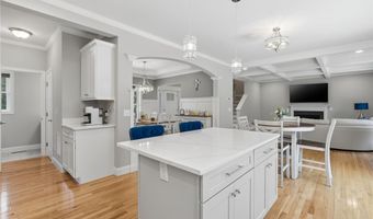 1 Cassidy Trl, Coventry, RI 02816