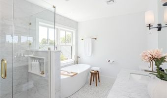 157 Ellery Ave, Middletown, RI 02842