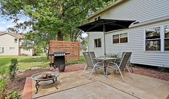 706 Eaglebrooke Dr, Ballwin, MO 63021