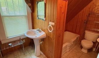 465 6th St, Aurora, NC 27806