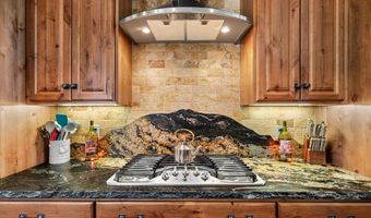 9267 7R Bar Rd, Angels Camp, CA 95222