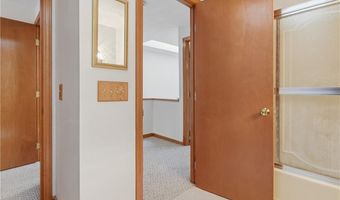 7 Wake Robin Rd 1604, Lincoln, RI 02865