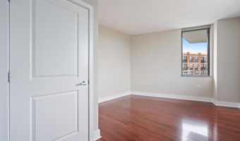 2001 15TH St N 306, Arlington, VA 22201