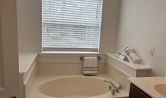 2106 Lauren Dr, Biloxi, MS 39532