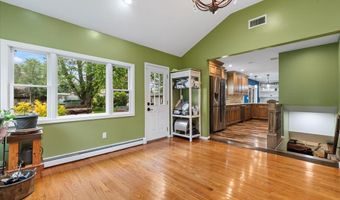 50 Towne St, Amityville, NY 11701