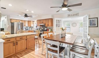 19 Elm St, Beachwood, NJ 08722