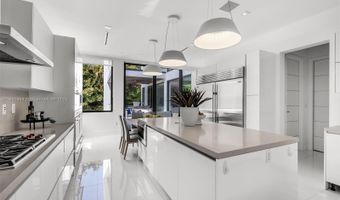 124 Park Dr, Bal Harbour, FL 33154