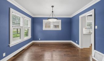 2327 Donald St, Ames, IA 50014