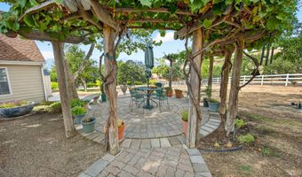 500 Pompadour Dr, Ashland, OR 97520