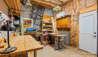 103 Village Pointe Ln, Asheville, NC 28803