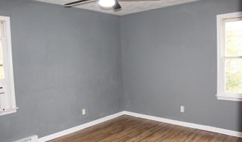 158 Walnut St, Amherst, VA 24521